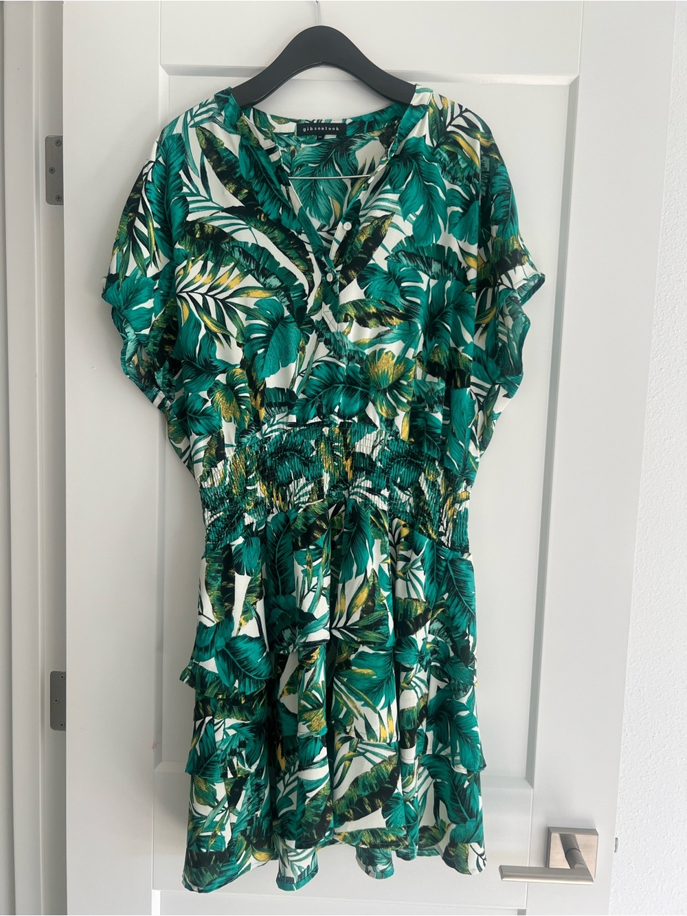 GibsonLook - Emerald green tropical leaf print dress